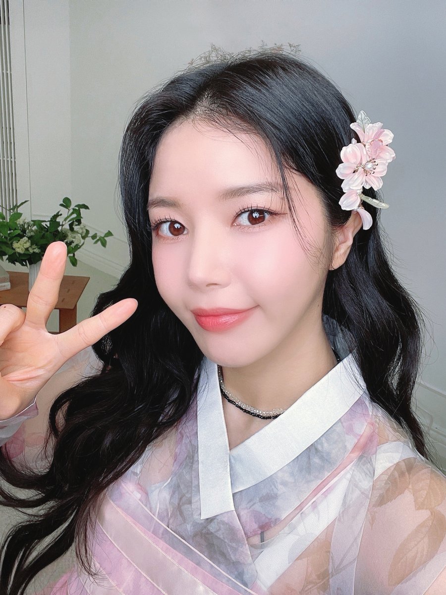 RBW_MAMAMOO's tweet image. [#마마무+]

행복한 설날을 위한 선물 플러스➕💝
우리 무무들 새해 복 많이 받으세요🤗

#마마무플러스 #MAMAMOOplus