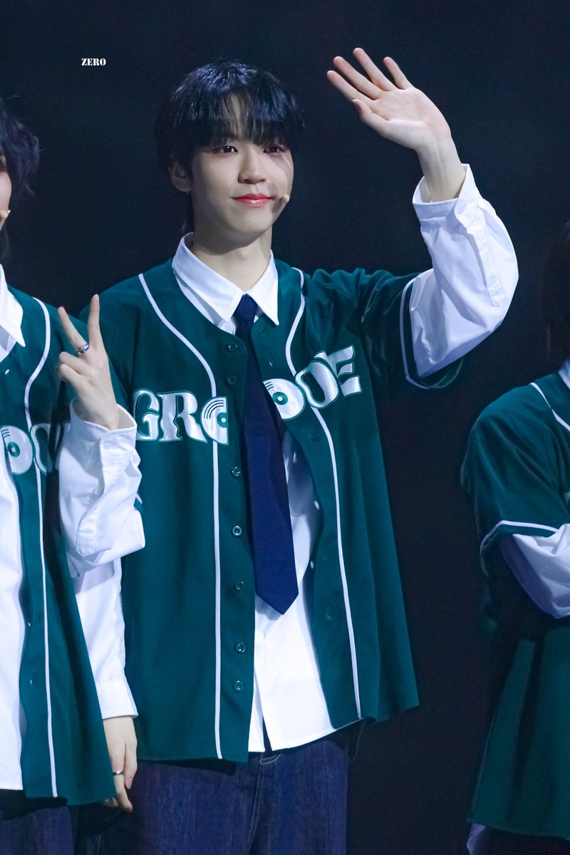 gj_zero124's tweet photo. 250124 

₊ꕤﾟ ⋆ﾟ ☁ ﾟ⯎₊
ﾟ₊ ʜᴀᴘᴘʏ ɴᴇᴡ ʏᴇᴀʀ ₊ﾟ
₊ﾟ ☁ ⋆。☺️ ﾟ⯎₊

#김기중 #기중 
#KIMGIJOONG #GIJOONG https://t.co/gtiiNLKx52