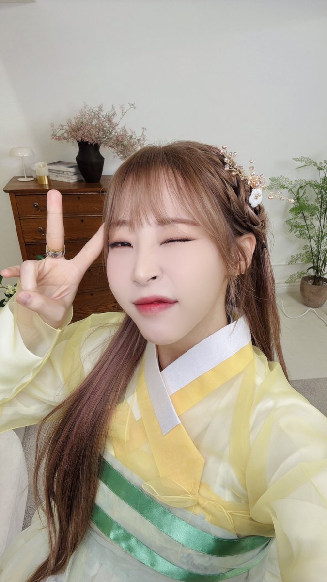 RBW_MAMAMOO's tweet image. [#마마무+]

행복한 설날을 위한 선물 플러스➕💝
우리 무무들 새해 복 많이 받으세요🤗

#마마무플러스 #MAMAMOOplus