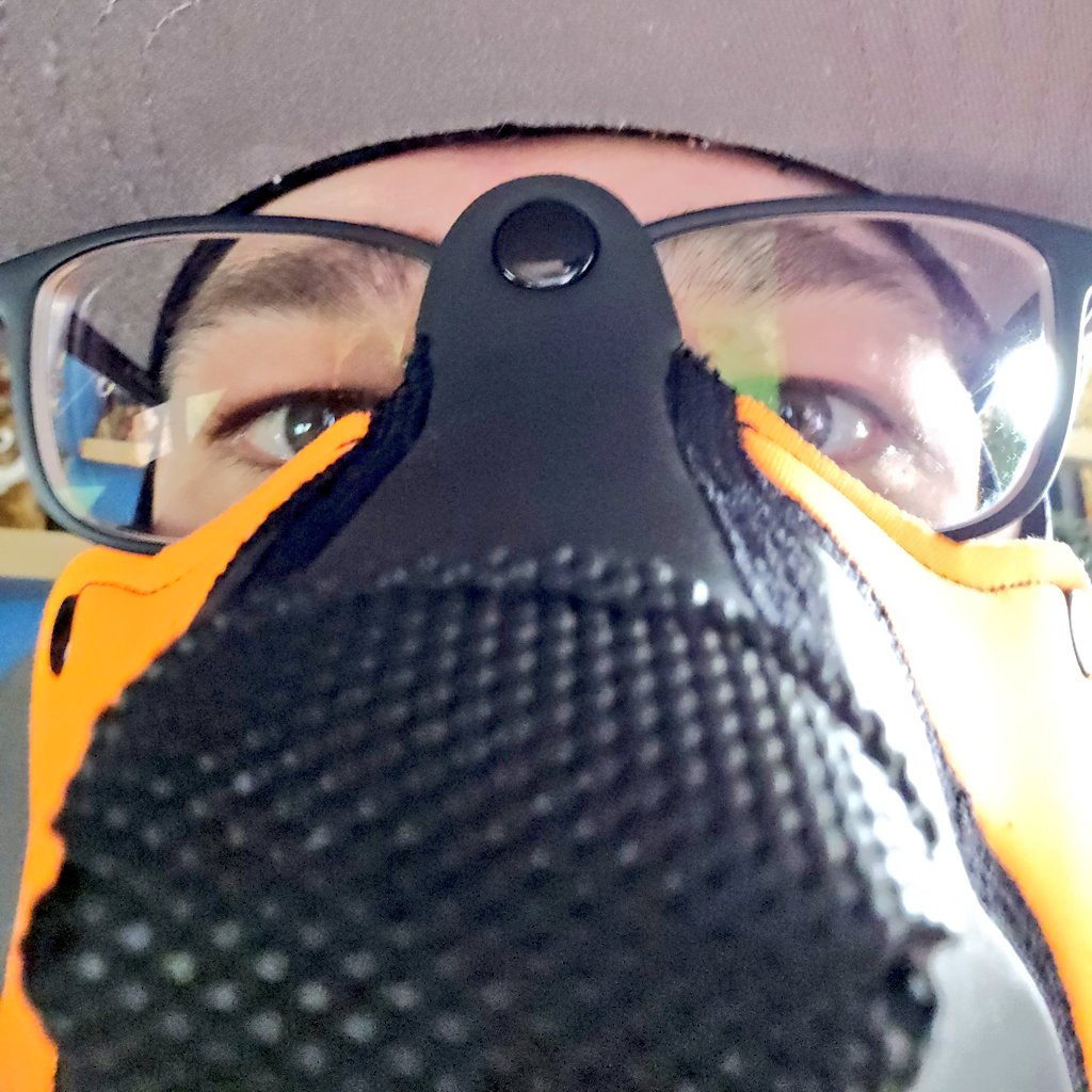 "Hey, you got games on your phone?"
Tease of something new I got recently :3