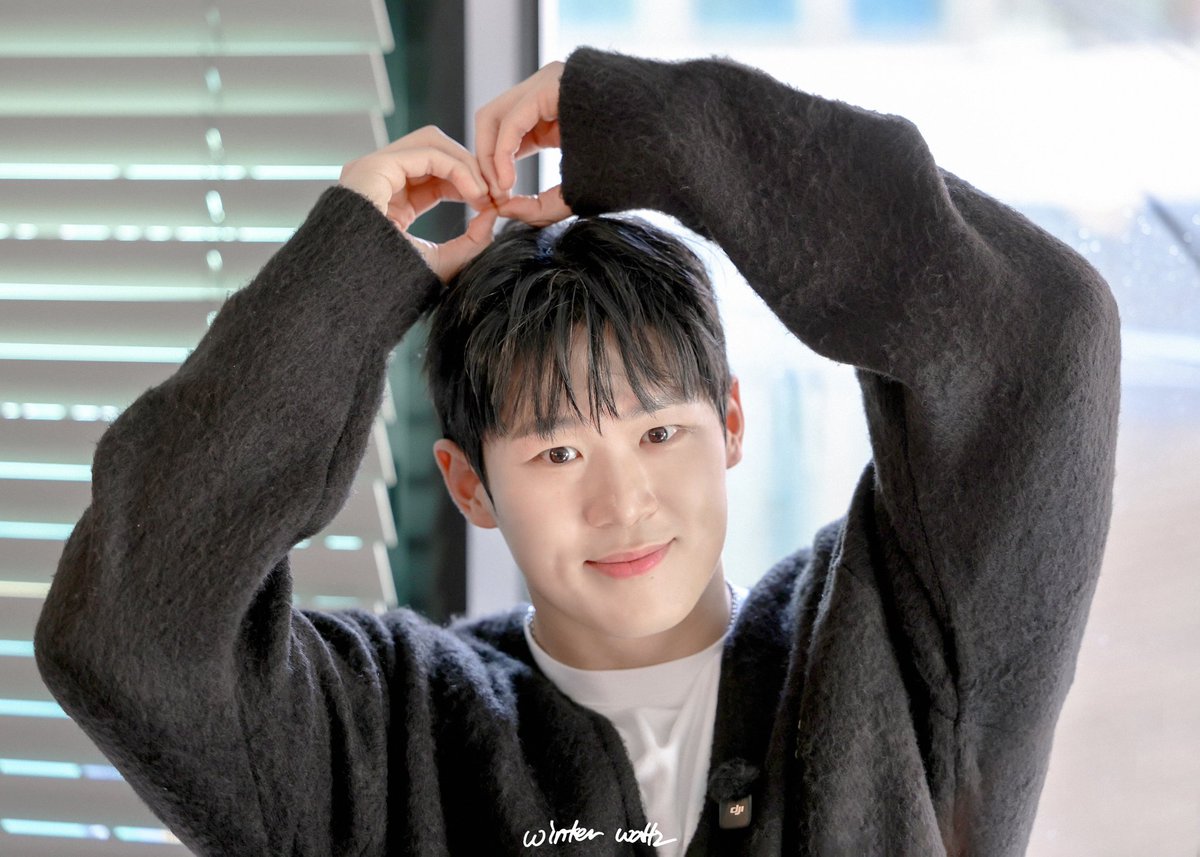𝐖𝐢𝐧𝐭𝐞𝐫 𝐖𝐚𝐥𝐭𝐳

새해 복 많이받으세요!
선물은 승원이🎁

#리베란테 #정승원
#winter_waltz
#1월의_크리스마스
#Happy_SW_day