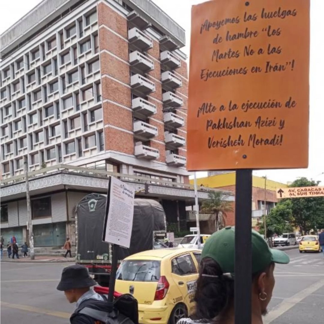 IranPrisonEmerg's tweet photo. In Bogotá, Colombia: "Support Tuesday No to Executions hunger strikes in Iran! Stop the execution of #PakhshanAzizi &amp; #VerishehMoradi! We can't and won't remain silent! We demand an end to executions in Iran!" Marchers spoke to passersby to support Iran's prisoners @QuemarLaJaula https://t.co/ZA3hnNBqQ6