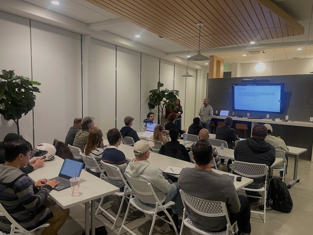 SWFLCoders's tweet image. Thanks to everyone who joined our January event! 
We had a great turn out. 👩🏻‍💻✨👨🏻‍💻

A huge shoutout to Felix Lepa for his fantastic talk, leaving us all with valuable insights to take back to our own projects. Thank you Felix!

#GenAI #AITalks #Meetup #swfl