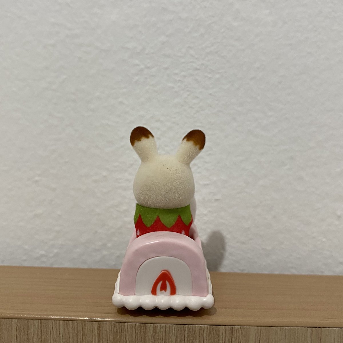 sunniaes's tweet photo. ★ Sylvanian Families : Choco Rabbit Cake Train : 130 K ( no bnfc, bought from KidzStation ) https://t.co/wynvd9rsco