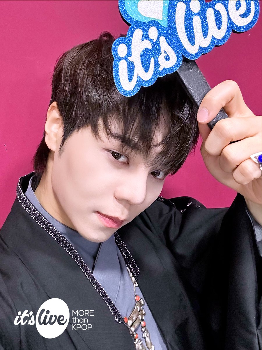 Framagic11's tweet photo. Ahhh che carini
😊🥨😊🥨😊🥨😊🥨
#크레즐 - HAKUNA MATATA (Band Ver.)
Premieres on Youtube 'it's Live' Channel at 5PM KST TODAY!
#ITS_LIVE
https://t.co/C0jao2AjHO https://t.co/hexc5BohH9