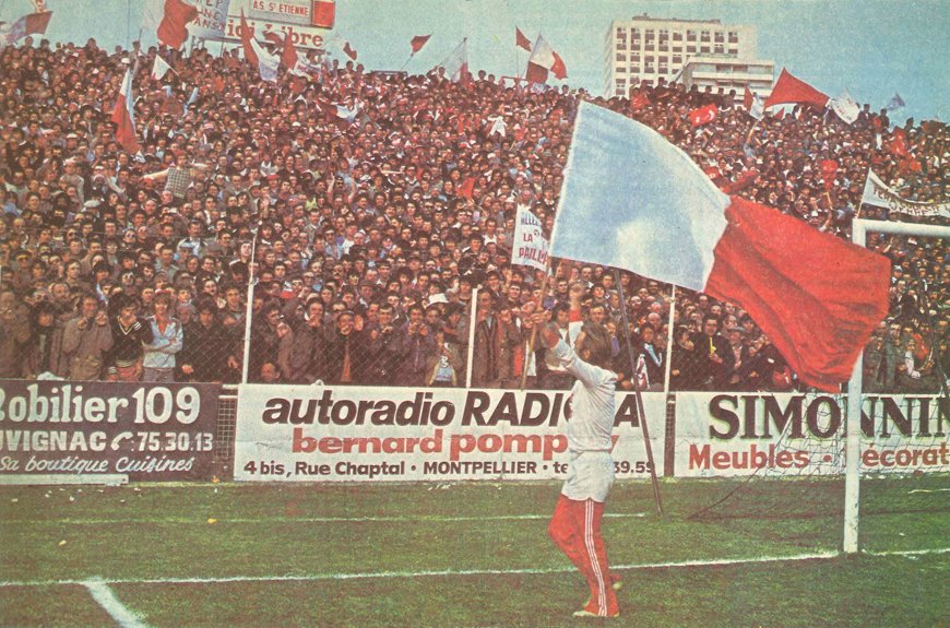 ben_picstloup's tweet photo. La Paillade c'est ça 💙🧡
Certainement pas les joueurs qui vont et qui viennent.

#TeamMHSC https://t.co/SDKRai8H2u