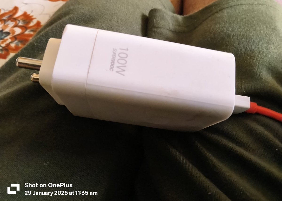 syedplustab's tweet photo. @OnePlus_IN  it's 100w charger after android 15 update here showing 67w kindly clarify to me it's a software issue or it occurred on my device only https://t.co/OUiZAIDjEb