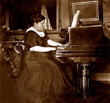 almanacat's tweet photo. 29 de gener de 1884: naixia a #Briva (Llemosí, França) na Blanca Selva i Henry (Marie Blanche Selva), pianista, pedagoga, musicòloga, escriptora i compositora d'origen català.
https://t.co/R1Q1QtN40J https://t.co/i0MuU5VXbq