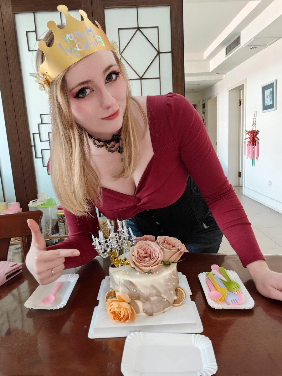 Navina Heyden 海雯娜 tweet media