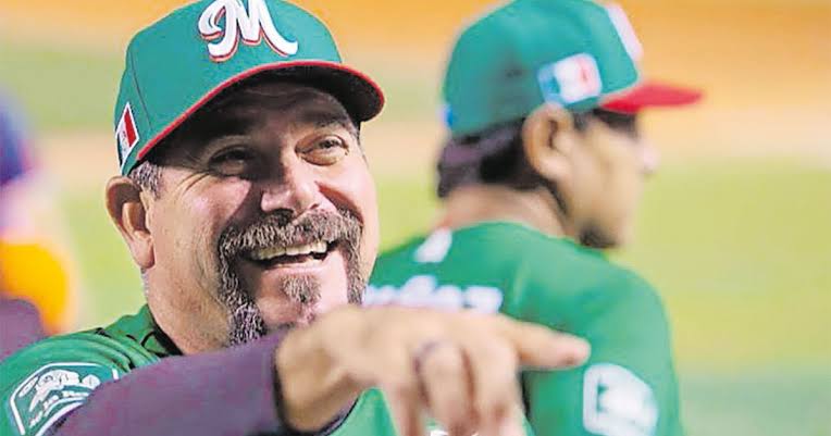EL QUE RÍE AL ÚLTIMO...
Se fue de Tomateros por la puerta de atrás, hay un sector de la afición que no lo tolera por sus formas, pero él ya ganó otro título.

Es EL REY MIDAS, EL MEJOR MANAGER mexicano en la historia respaldado por éxitos.

Es Benjamín Gil.

¡Grande, Matador!
