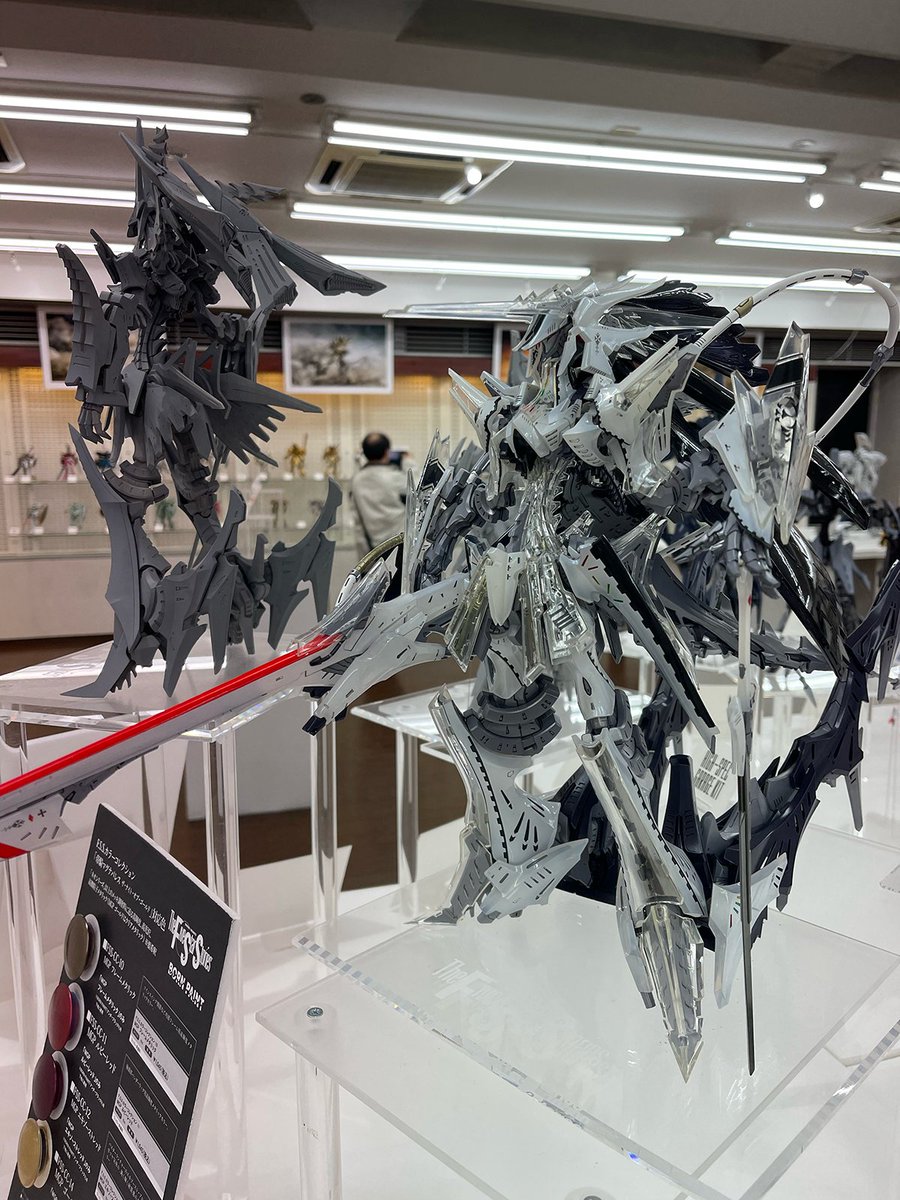 takusuns's tweet photo. ついでに大阪日本橋まで足を伸ばしてボークス F.S.S.シリーズ展も行ってきました。
いやーヤクトミラージュ ツインタワー飾ってありましたけどスゴイｗｗ
画像はツァラトウストラ・アプターブリンガー（名前覚えられないｗｗｗ）
抽選予約したフルトリム・ブリンガーとマグナパレス当選しますよーに🙏 https://t.co/XnJGRSGH7M