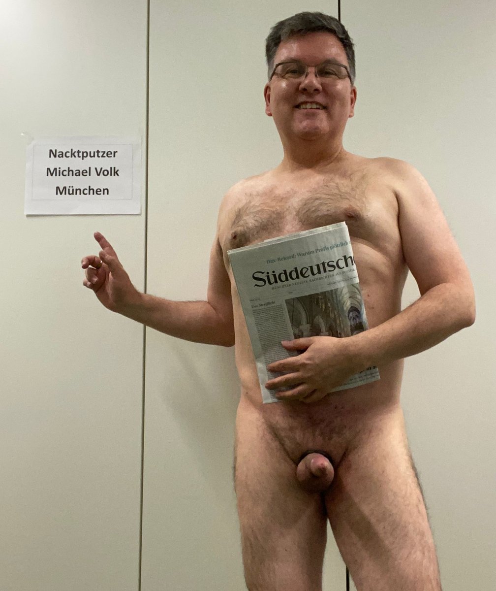 FetishGerm91721's tweet photo. Enjoying the Süddeutsche Zeitung lovely traditional broadsheet newspaper 

#naked #nude #gaygerman #gayexposed #exposed #newspaperfetish #cumshot #gayhumiliation #gaymuenchen #gayMünchen #gaymunich #dadbod #gaydaddy #newspaper https://t.co/VbzJacWadQ