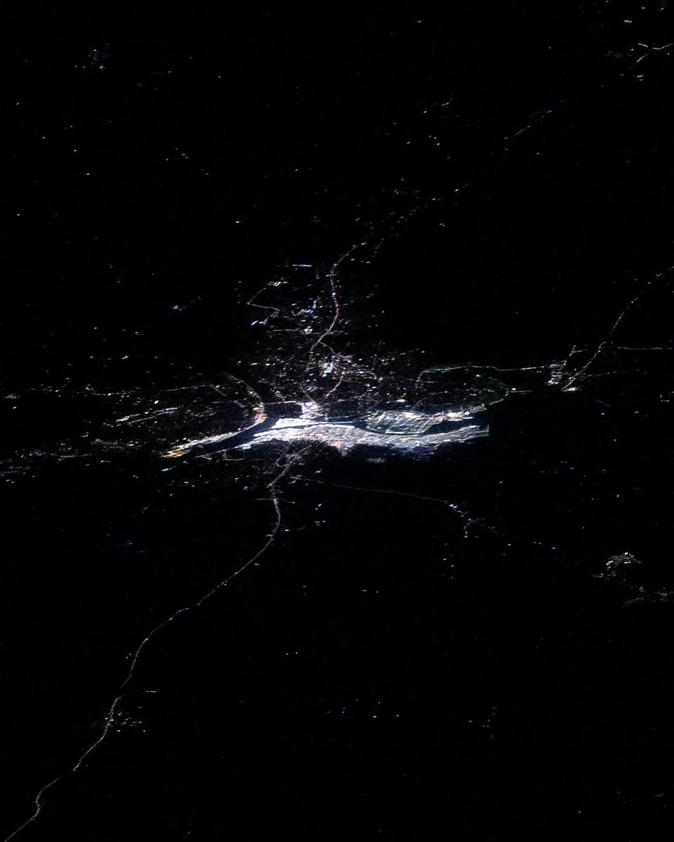 Manaindiaorbit's tweet photo. NASA astronaut Donald Pettit captures breathtaking photos of Prayagraj during the 2025 Maha Kumbh Mela from the ISS. A mesmerizing sight of the world's largest gathering! 🌌🙏🏻❤️ 

#MahaKumbhMela #NASA #ISS #Prayagraj2025 https://t.co/hTg5MG97a7
