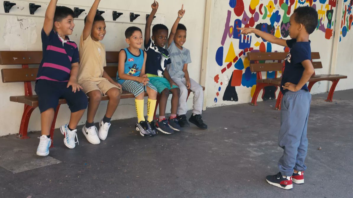 Delcroixx's tweet image. #Apprendre : une immersion fascinante dans le quotidien d’une école et un hommage au corps enseignant madame.lefigaro.fr/enfants/educat… via @Madamefigaro