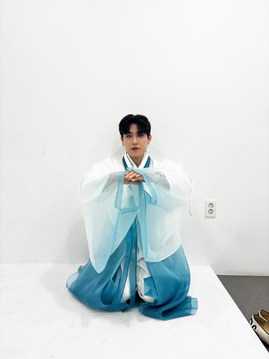 복 많이 받으시고
설 잘 보내세요~~!!