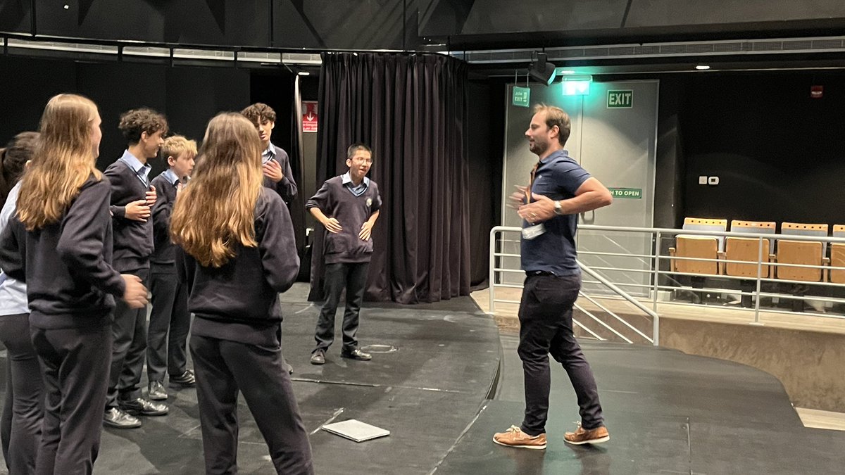BSAK Drama (@bsakdrama) on Twitter photo Really lovely to have ex student Edward Evans, founder of Bedouin Theatre Company, visit our exam students to run a warm-up session and share his knowledge of the theatre industry. <a href="/BSAKsecondary/">BSAK Secondary Sch</a> <a href="/BSAKAbuDhabi/">BSAK Abu Dhabi</a> Really lovely to have ex student Edward Evans, founder of Bedouin Theatre Company, visit our exam students to run a warm-up session and share his knowledge of the theatre industry. <a href="/BSAKsecondary/">BSAK Secondary Sch</a> <a href="/BSAKAbuDhabi/">BSAK Abu Dhabi</a>