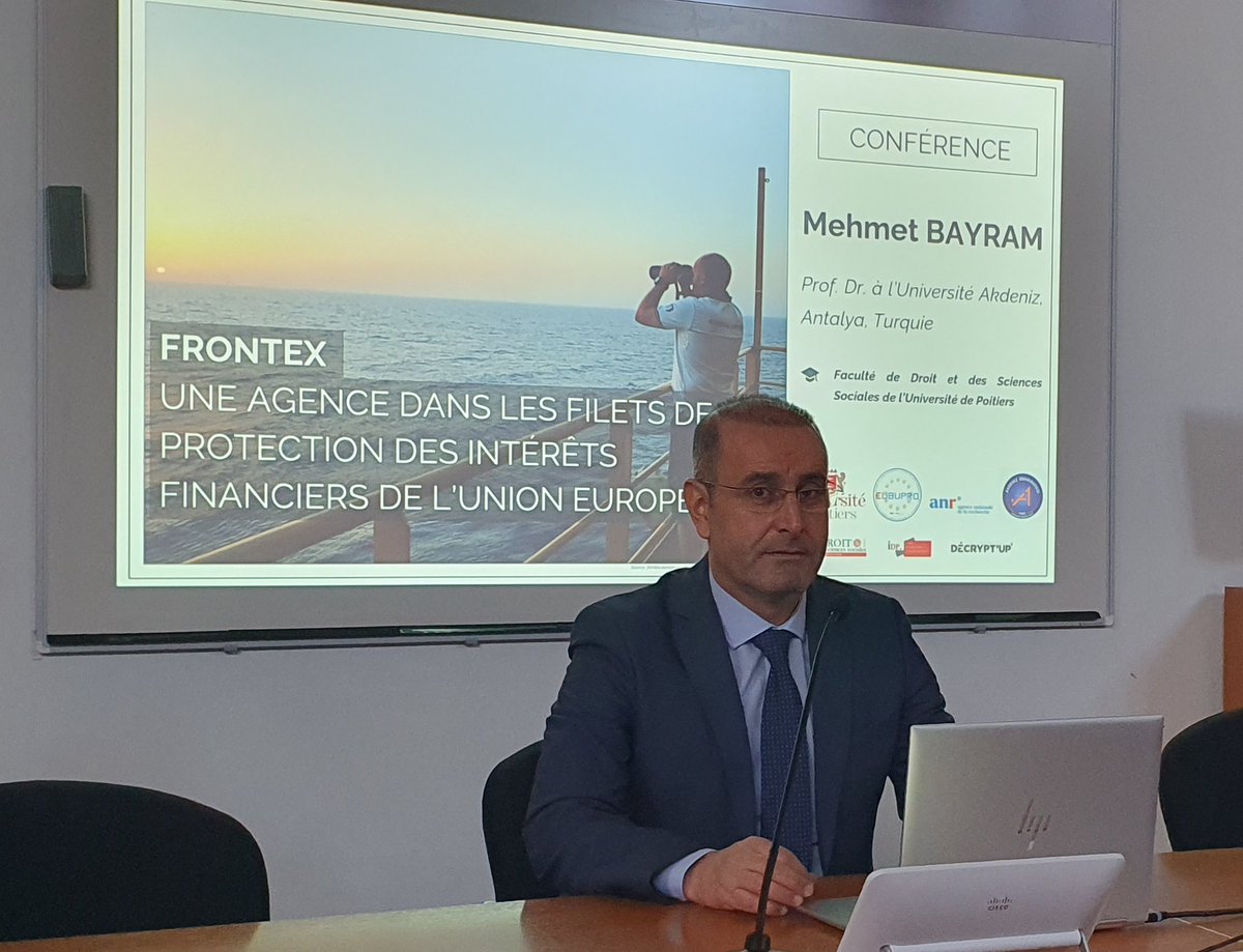 Très belle conférence du Prof. Dr
 Mehmet BAYRAM de <a href="/Akdenizun/">Akdeniz Üniversitesi</a> à <a href="/UnivPoitiers/">Université de Poitiers</a>, professeur invité de <a href="/Droit_Poitiers/">Faculté de Droit et Sciences sociales de Poitiers</a> <a href="/InstitutIdp/">Institut de Droit Public (IDP)</a> et membre de la Team EUBUPRO <a href="/AgenceRecherche/">ANR - Agence nationale de la recherche</a> 👍
👉 anr-eubupro.eu