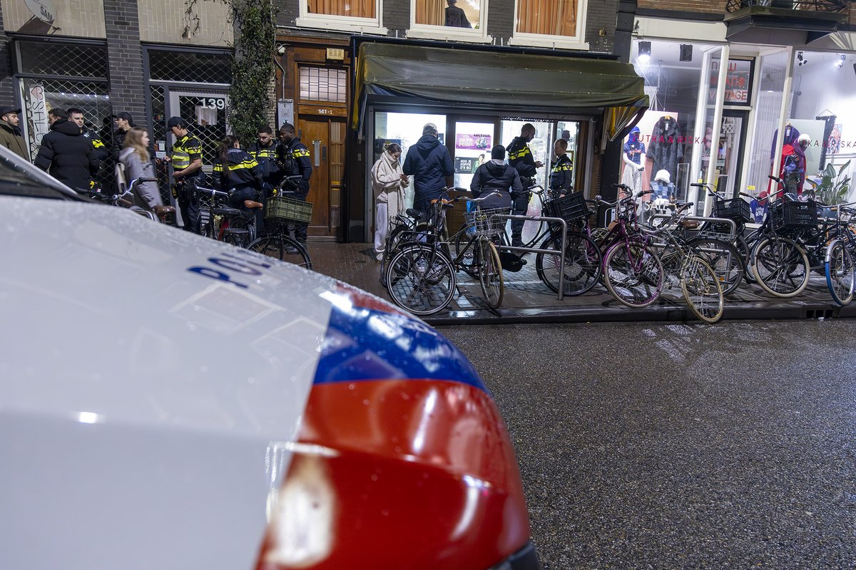 Overval op avondwinkel en mishandeling van winkelier