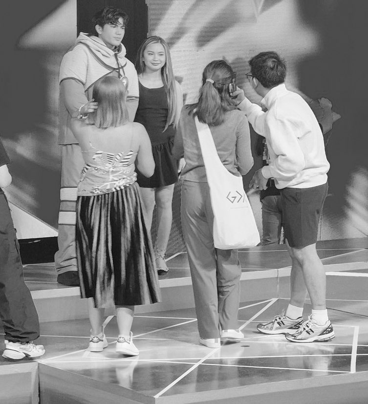 iwaxbts's tweet photo. petition na ma upload po yung picture😭

KOLETTE ITS SHOWTIME
#KoletteMadelo | @kolettemadelo https://t.co/1v19o8PGhz