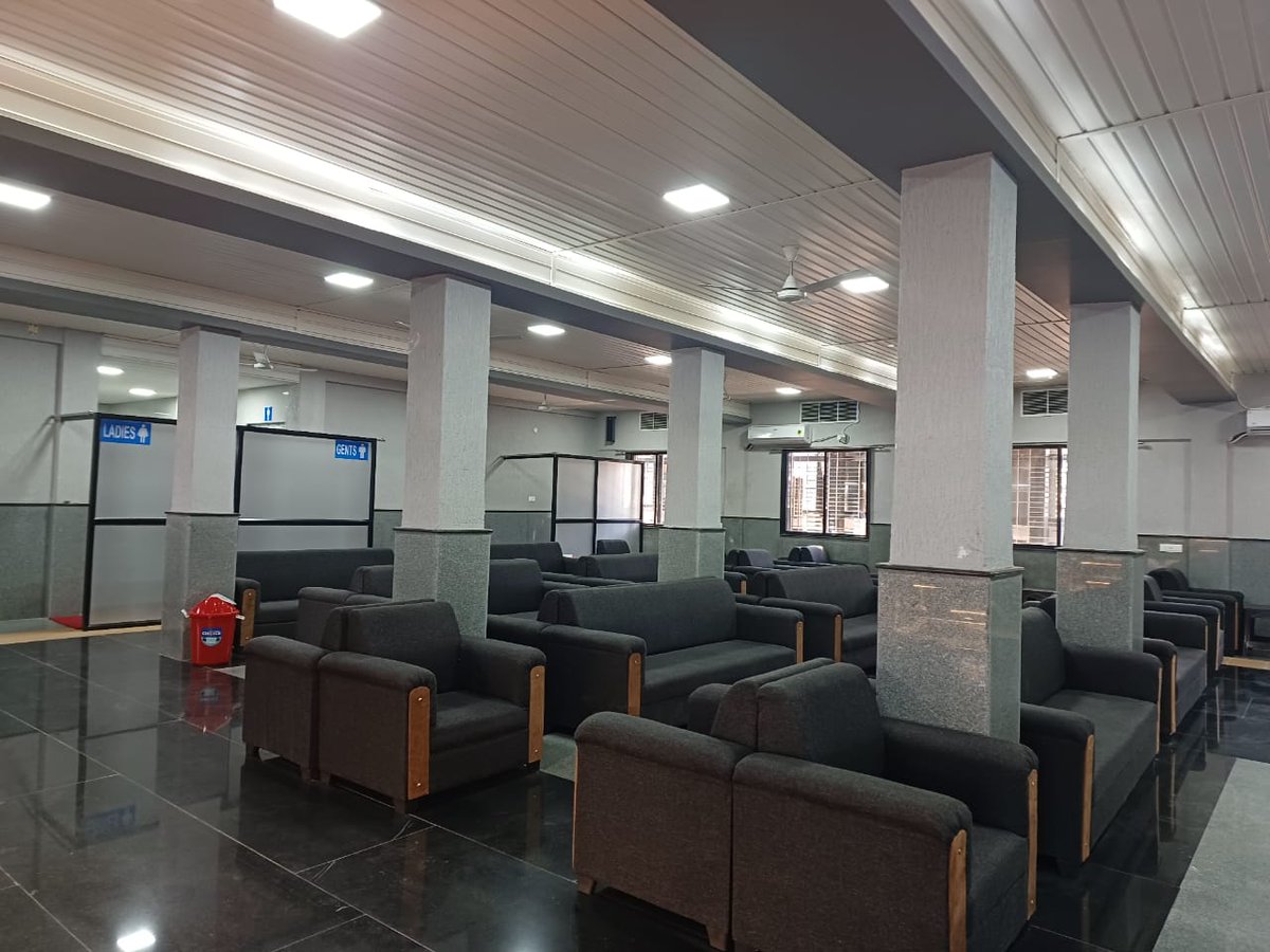drmngpsecr's tweet photo. Happy to share that AC Waiting Hall at Gondia station is now operational! A significant milestone in improving passenger comfort and experience. 🚉✨ #GondiaRailway #EauctionSuccess #TravelComfort"  
@GMSECR  @secrail https://t.co/4pJnWaZnJi