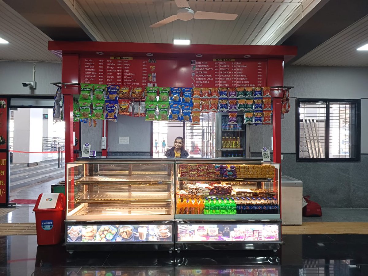 drmngpsecr's tweet photo. Happy to share that AC Waiting Hall at Gondia station is now operational! A significant milestone in improving passenger comfort and experience. 🚉✨ #GondiaRailway #EauctionSuccess #TravelComfort"  
@GMSECR  @secrail https://t.co/4pJnWaZnJi
