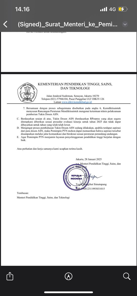 Kemendiktisaintek minta kepada pimpinan perguruan tinggi memastikan para dosen menyampaikan aspirasinya melalui jalur komunikasi dan birokrasi sesuai perundangan-undangan. Kok tiba-tiba gini, ada apa? Cuti bersama malah bikin surat begini, sudah gitu kop suratnya ga rapih pula😛