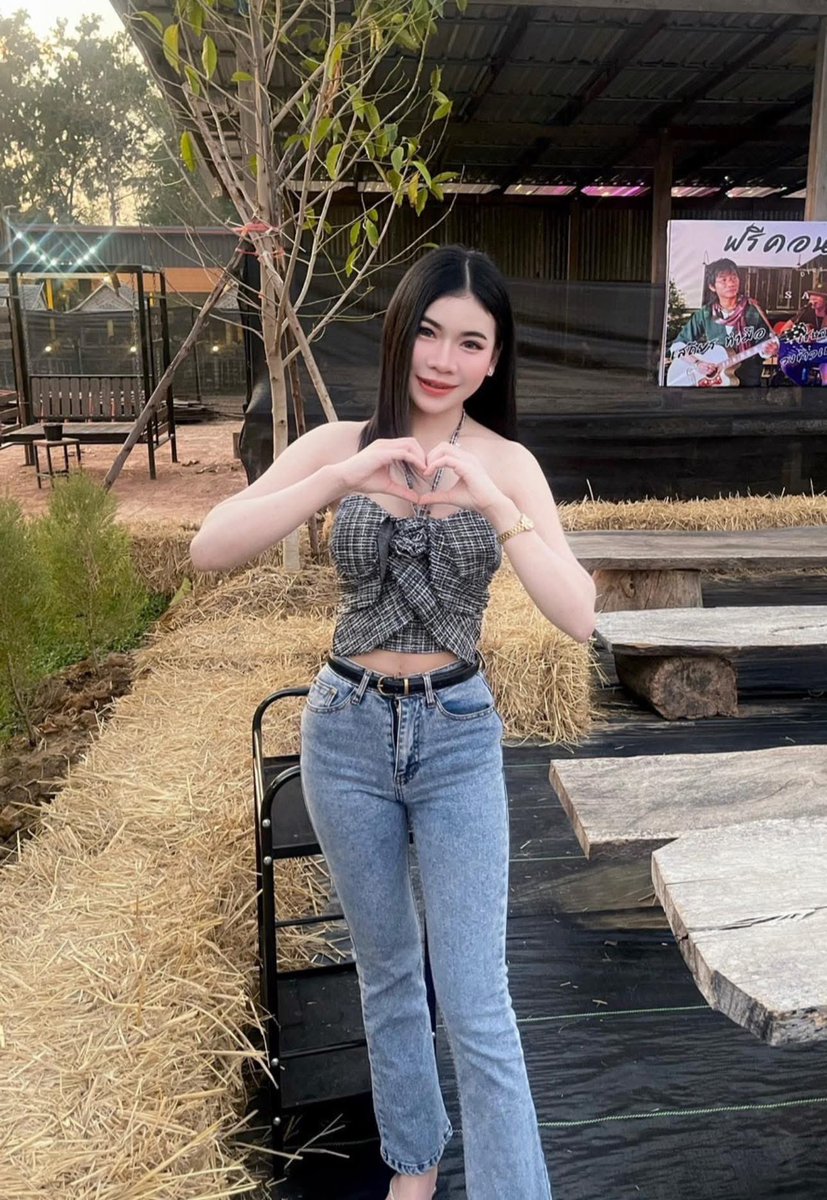 น้องพราวปักธงชัย tweet media