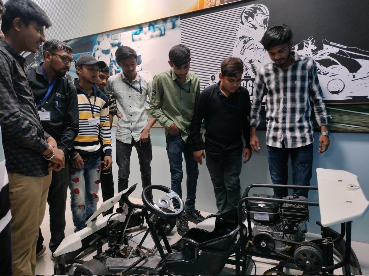 MoriRajvi13174's tweet photo. Celebrating #WorldAutomobileDay at @RSCBhavnagar with a series of engaging activities! Honoring the past, present, and future of the automotive world. #WorldAutomobileDay #InnovationOnWheels #RSCBhavnagar https://t.co/OQ5ExZqZjg