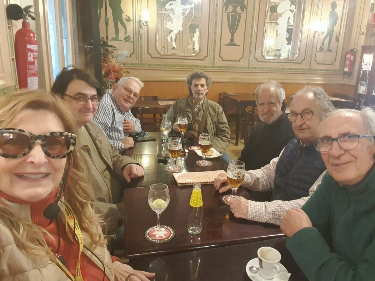 Recorrem la Ruta dels Indians a Bcn amb els alumnes de la UNED de l'Hospitalet de l'Infant