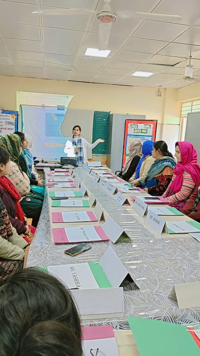 momeena_1's tweet image. Learning Improvement Cycle (LIC)-15
"Learning Outcome Based Planning"
Academic Resources Team (ART)Meeting-3
"Goal Ladder Strategy"
"Discussion and sharing foster collaboration,creativity and critical thinking."
@Dir_Education 
@TDCProgram 
@shadabrafi 
@shreyajain08 
@Iquebal_H