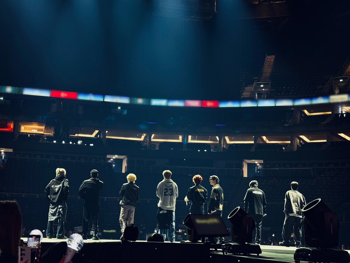 THExPIRATEEZ's tweet photo. Another night, another voyage, but the same fiery passion. London, your energy lit up the sea of dreams, making this journey even more unforgettable. Until our paths cross again, we’ll keep sailing forward with 𝗔𝗧𝗜𝗡𝗬 in our hearts. https://t.co/7uAnXbC85A