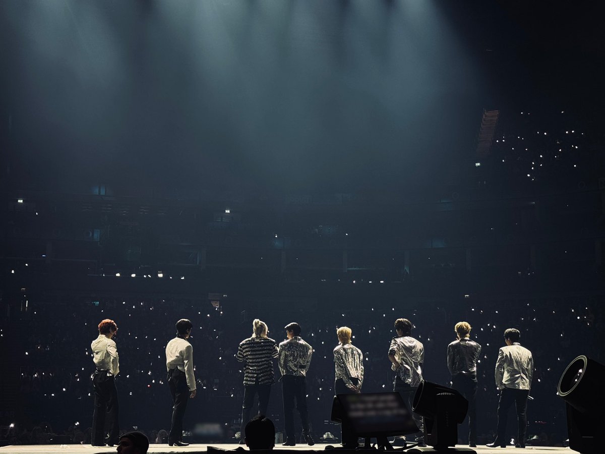 THExPIRATEEZ's tweet photo. Another night, another voyage, but the same fiery passion. London, your energy lit up the sea of dreams, making this journey even more unforgettable. Until our paths cross again, we’ll keep sailing forward with 𝗔𝗧𝗜𝗡𝗬 in our hearts. https://t.co/7uAnXbC85A