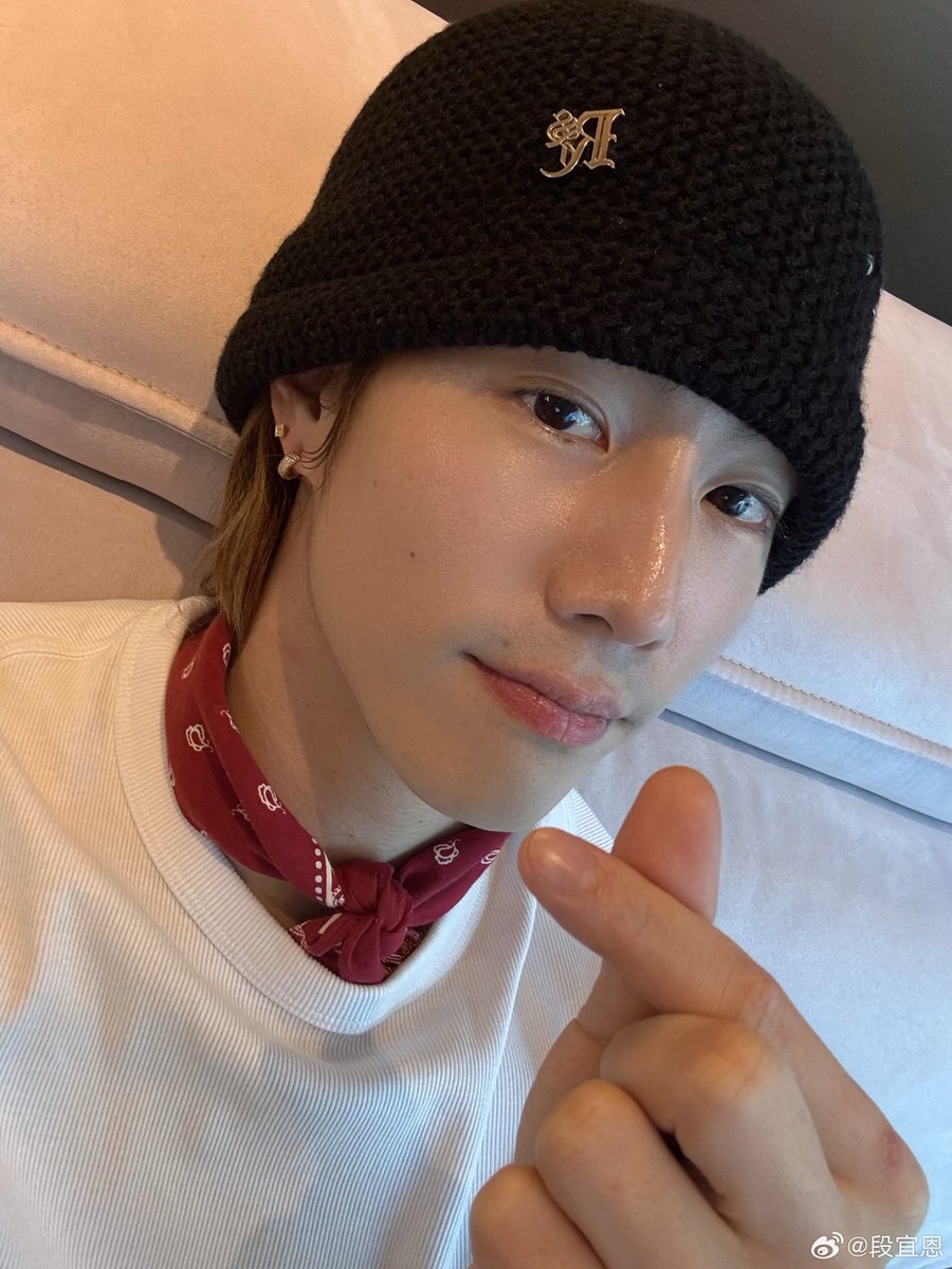 cyjprint's tweet photo. 250129 | Mark on Weibo

#MarkTuan #마크 #段宜恩 @marktuan 
#GOT7 #갓세븐 @GOT7Official @GOT7 https://t.co/t8LUQUfF74