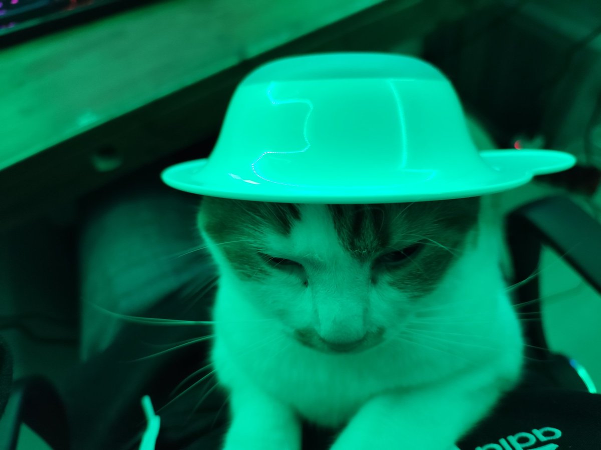 Nicotine addict SNCF & Ilevia hâte account tweet media