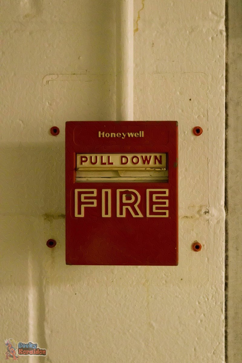 Blixt1000's tweet photo. Fire Alarms in an Office Building from 1976 that is currently being renovated. PT.2 
#firealarm #photograghy https://t.co/hwKfELehjY