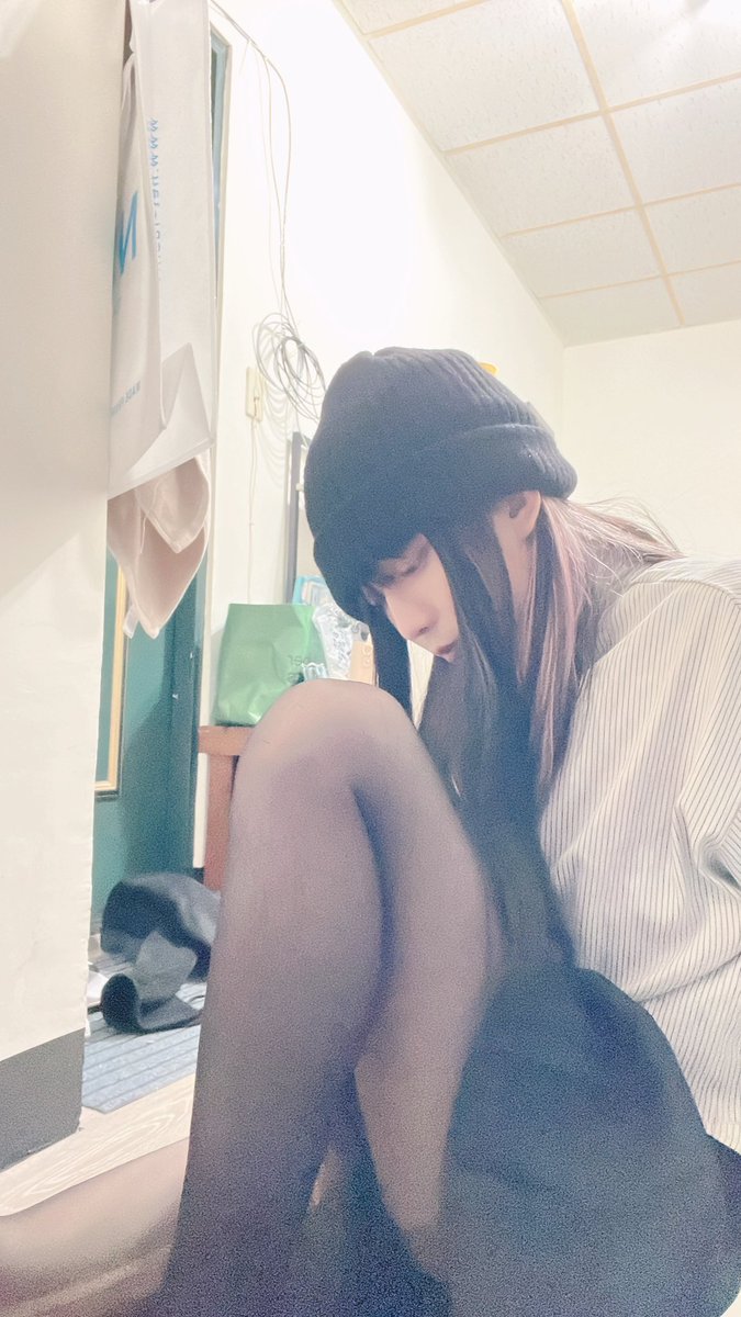 回來台北了🥰

因為老家太無聊😛

回來台北才可以這樣子和你們…..🫣

那你們有想幹嘛嗎哈哈😳