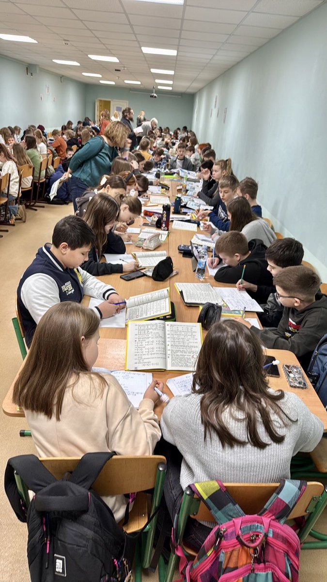 maria_avdv's tweet photo. Kids in Kyiv start their school day in a bomb shelter as Russian drones attack. Meanwhile, Russians keep wondering where all this “Russophobia” is coming from. https://t.co/NicBvt4OXY