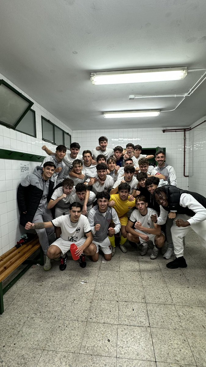 javsanchoc's tweet photo. Jornada 19/38. Finalizamos líderes la primera vuelta.
El camino va a ser muy largo, pero lo estamos disfrutando mucho. 
Vamos a por ello. ♥️⚽️ https://t.co/Eb6SOBPjvv