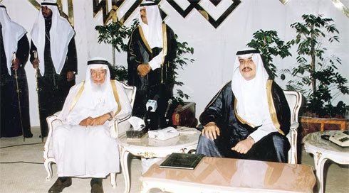 alsaud1ksa's tweet photo. ١٣_من قصص الوفاء للراحل الكبير الأمير 
محمد بن فهد بن عبدالعزيز رحمه الله 
مع معلمه الأستاذ عثمان الصالح 
رسالتين من سموه أيام الدراسة 
ووفاء من سموه احتفى بعلمه 
في حفل كبير بالشرقية تقديراً ووفاء 
غير مستغرب رحمهم الله جميعاً https://t.co/vrla5kARWh