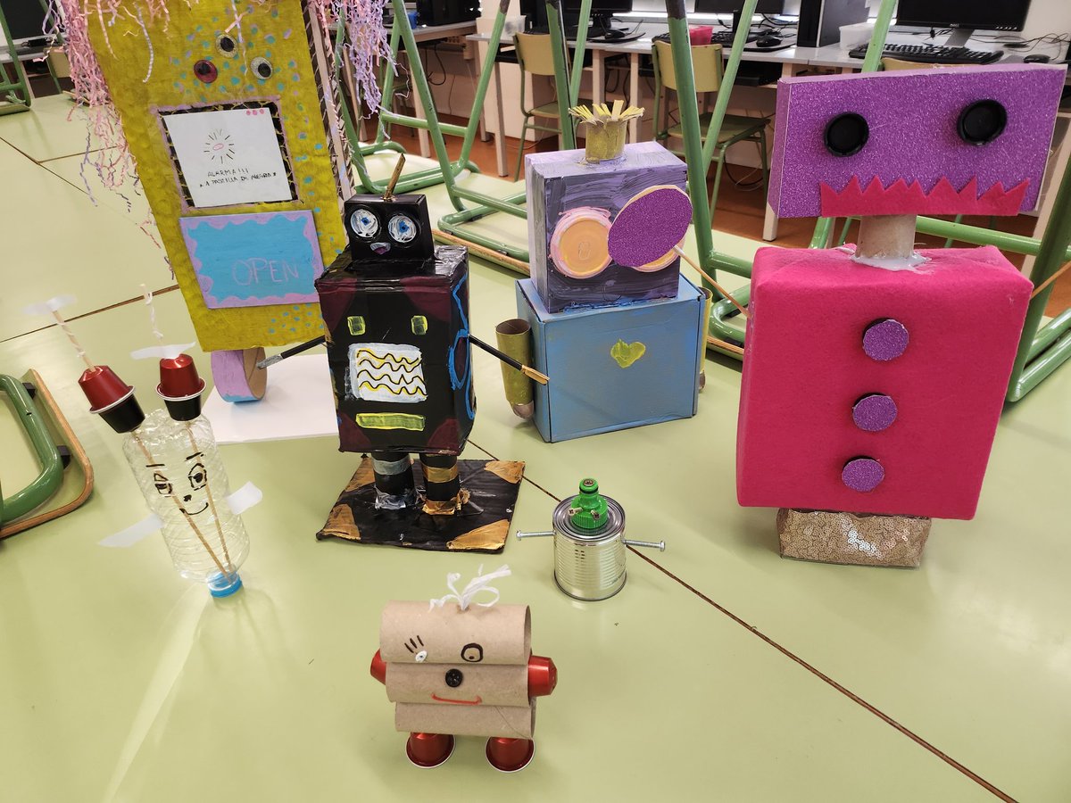 Els robots ja ens esperen pel taller de conceptes de programació i robòtica a <a href="/pompeuparets/">Escola Pompeu Fabra</a> que promou <a href="/ajparets/">Ajuntament de Parets del Vallès</a>
