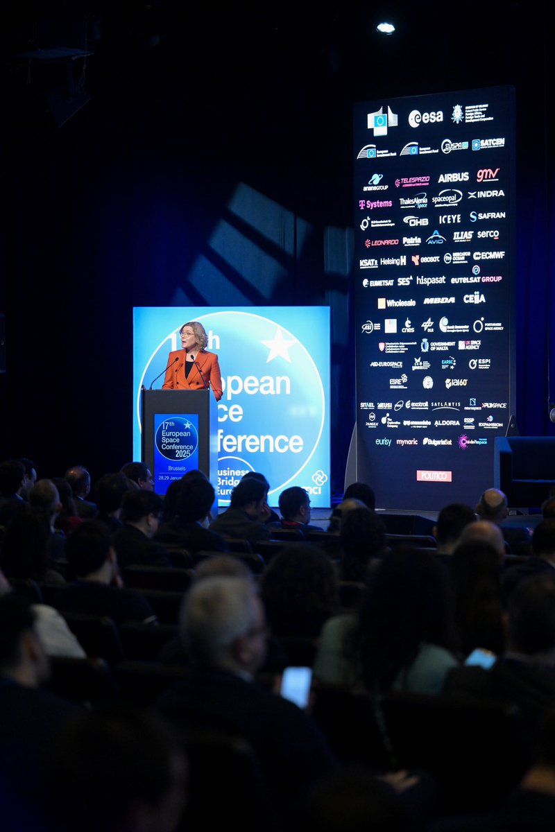 HennaVirkkunen's tweet image. A pleasure speaking at the European Space Conference yesterday 🪐 Tech sovereignty is extremely relevant for space &amp;amp; I am determined to ensure #techsovereignty in Europe 🇪🇺 Critical technologies like #AI, #semiconductors, #quantum &amp;amp; #connectivity are key to remaining competitive.
