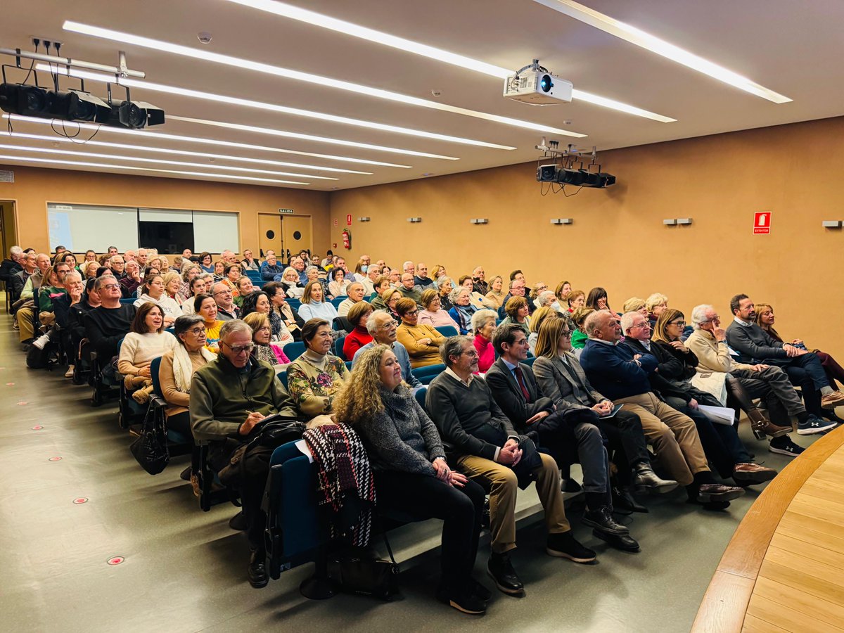 Ayer inauguramos la IV Edición de Universidad de la Experiencia con la ponencia del Dr.D. José Manuel López Nicolás,habló sobre "Un científico en el supermercado:del mundo SIN al mundo CON" organizada por Cátedra Poncemar de Gerontología de la Universidad de Murcia <a href="/ScientiaJMLN/">José M. López Nicolás</a>