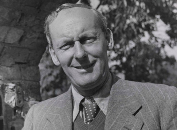daveainsworth63's tweet photo. Remembering the British writer H. E. Bates (Herbert Ernest Bates) who died on this day in 1974. #HEBates #TheDarlingBudsOfMay #ABreathOfFrenchAir #WhenTheGreenWoodsLaugh #AMomentInTime #MyUncleSilas #LoveForLydia #FairStoodTheWindForFrance #ThePurplePlain #TheTripleEcho https://t.co/hIBpX0XqWW