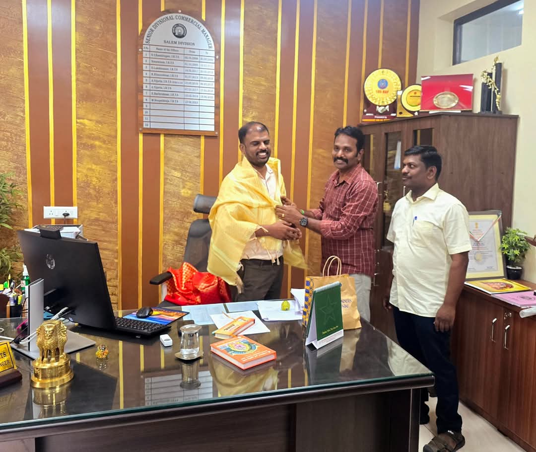 SRES_SALEM's tweet photo. Date: 07.01.2025
Salem

The Salem Division team met with all officers and divisional office staff and wished them a happy new year.  We also discussed various issues faced by our staff, especially IDT/IRT. https://t.co/2eMe6JeGS4