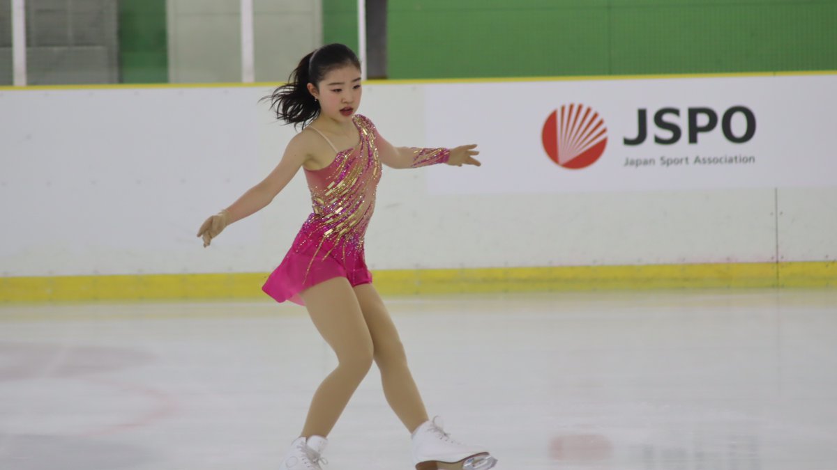 JSPO_official's tweet image. ／
第79回国民スポーツ大会冬季大会スケート競技会
#スケート #フィギュアスケート  ⛸️
＼
フィギュアスケート成年女子がスタート！
全日本フィギュア選手権4連覇の坂本花織選手がSP首位発進！
明日のフリースケーティング（FS）は、午前8時30分から開始します！
ぜひ国スポチャンネルをご覧ください！…