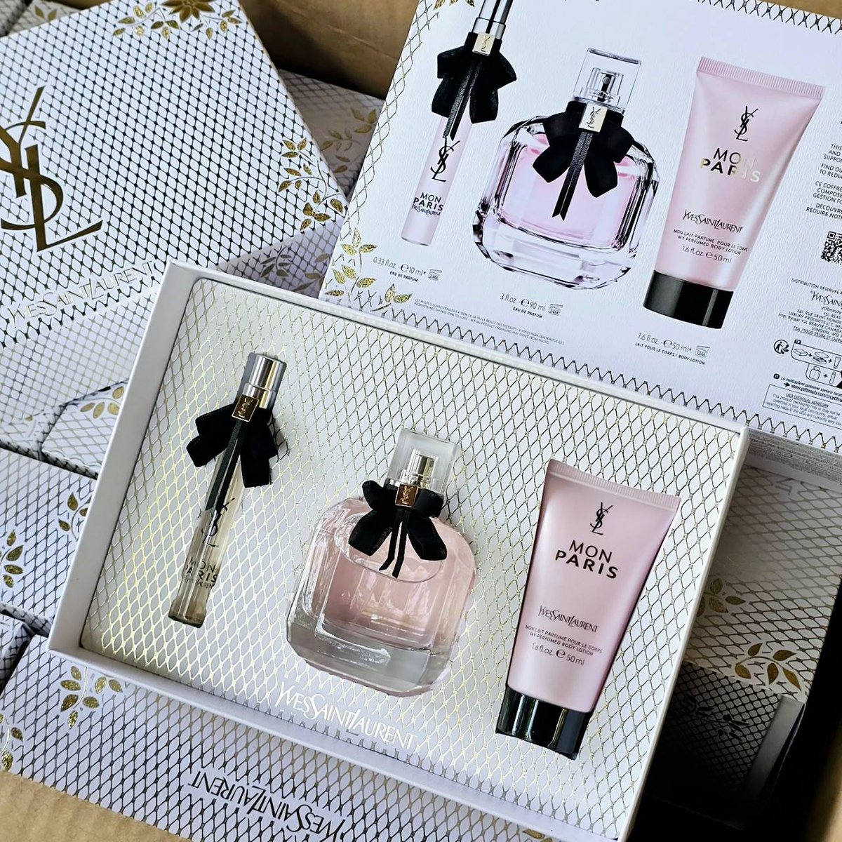 dinosaurxstore's tweet photo. YSL Mon Paris EDP Set

✨ น้ำหอม 90+10 ml
✨ Body Lotion 50ml

4,290.- Free EMS  
#dinosaurxinstock https://t.co/IjOYI4lCSD
