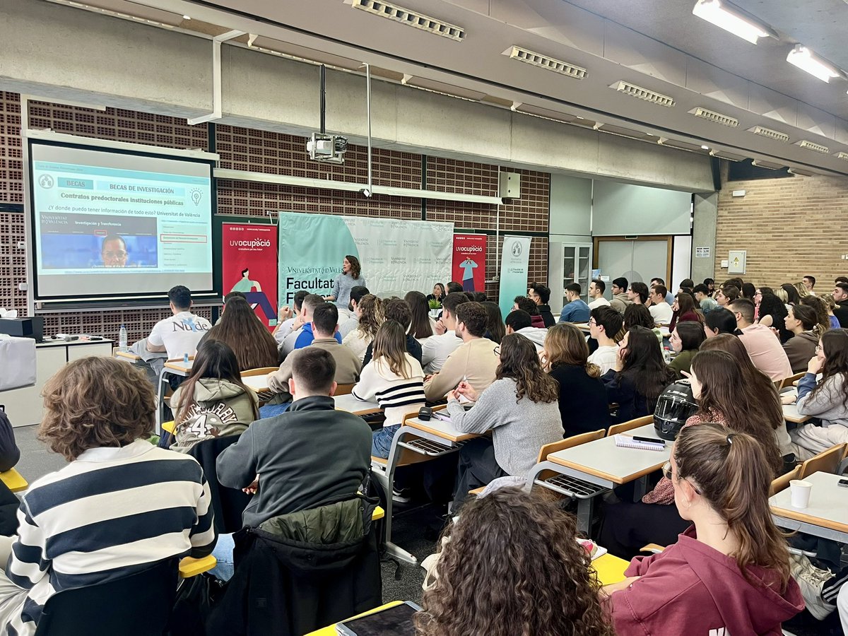 UVocupació (@uvocupacio) on Twitter photo ▪️Continuem al bloc formació i recerca on Noemí Moreno, professora de <a href="/FacFisioUV/">Facultat de Fisioteràpia UV</a>, informa sobre estudis de postgrau i beques de formació. ▪️Continuem al bloc formació i recerca on Noemí Moreno, professora de <a href="/FacFisioUV/">Facultat de Fisioteràpia UV</a>, informa sobre estudis de postgrau i beques de formació.