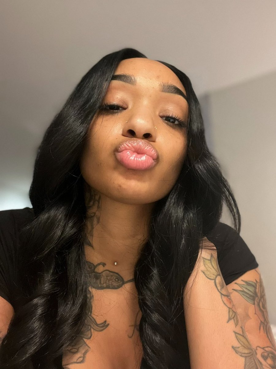 cherrynasy5's tweet photo. Y'all like me in clothes or naw https://t.co/1G1RJnDHZa