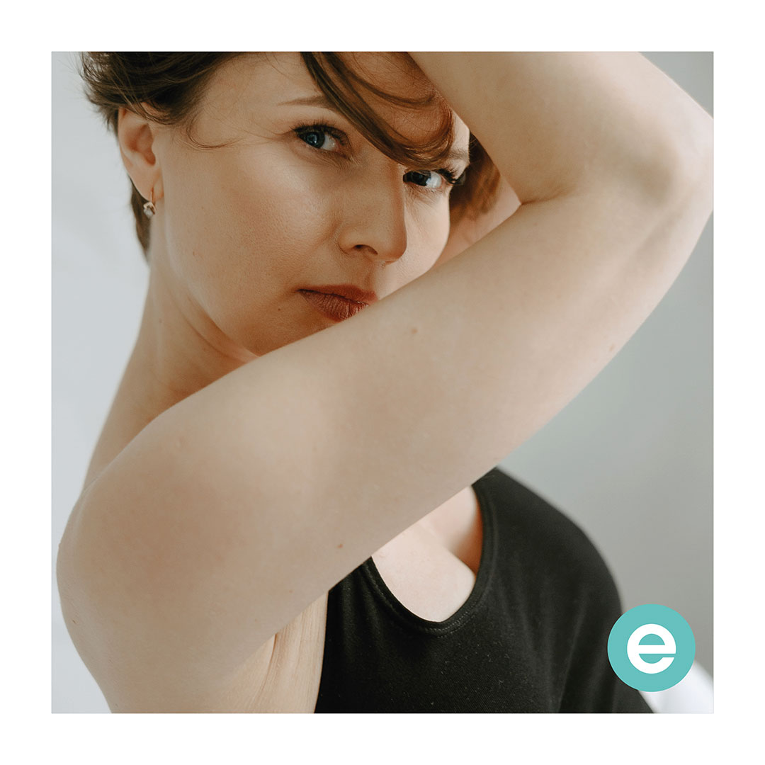 DrPerezEscariz's tweet image. La menopausia conlleva cambios físicos y emocionales, especialmente ligados a la autoestima de las mujeres. La cirugía estética es una opción para mantener una apariencia juvenil y sentirse mejor consigo mismas.

Nuevo blog: escariz.es/index.php/actu…

#cirugíaestética #Madrid #blog