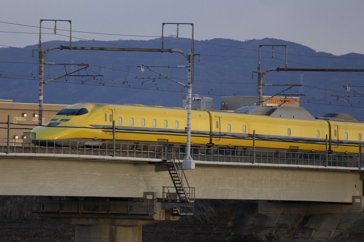 ドクターイエローT4編成ラストラン
24年間お疲れ様でした！！
撮影場所　矢作川にて